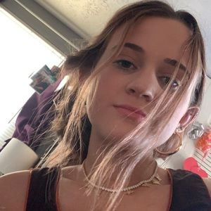 Meet your Posher, Leah